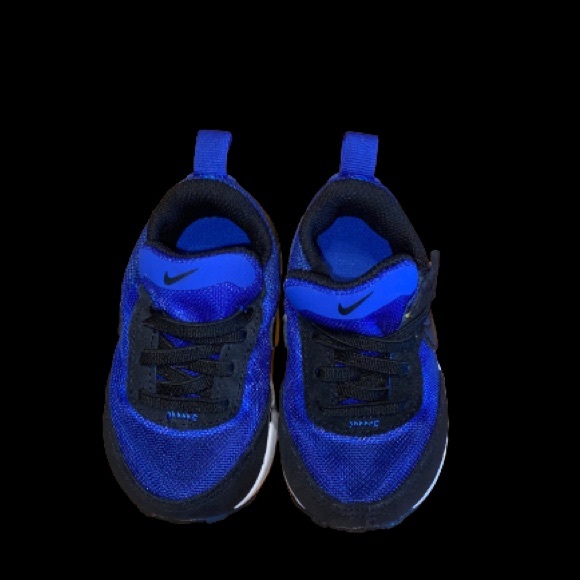 Five pairs of 4c baby shoes. - Picture 2 of 7